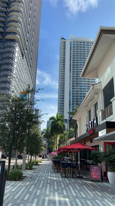 Recently Rented: $3,500 (1 beds, 1 baths, 769 Square Feet)