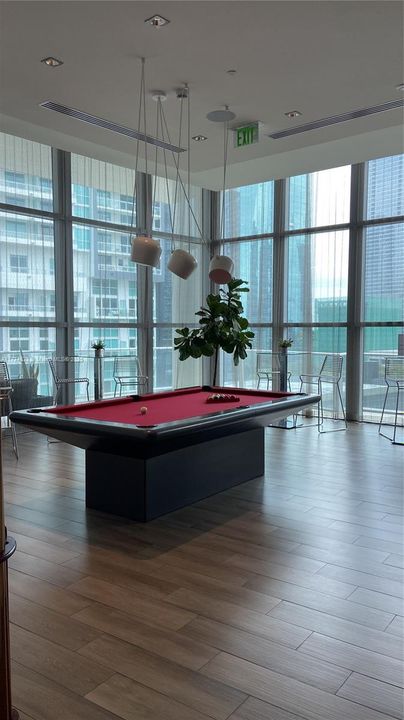 Recently Rented: $3,500 (1 beds, 1 baths, 769 Square Feet)