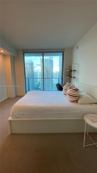 Recently Rented: $3,500 (1 beds, 1 baths, 769 Square Feet)