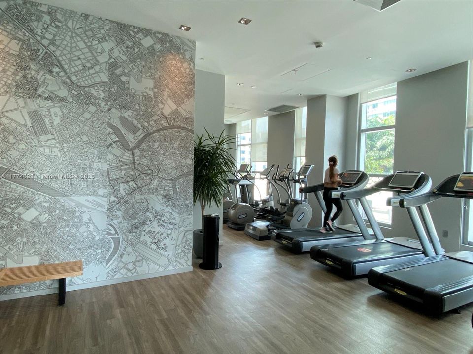 Recently Rented: $3,500 (1 beds, 1 baths, 769 Square Feet)