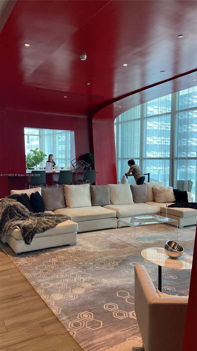 Recently Rented: $3,500 (1 beds, 1 baths, 769 Square Feet)