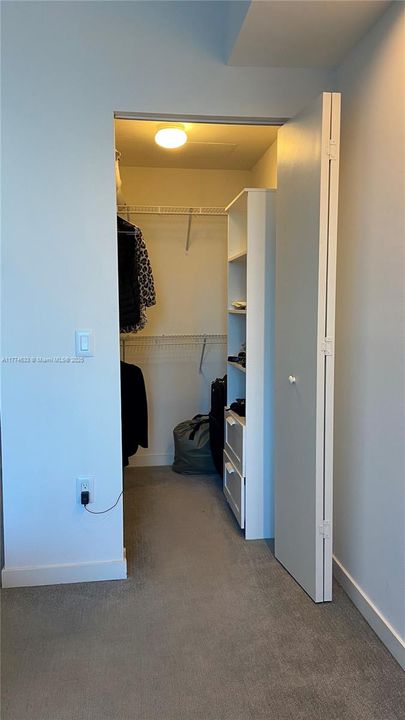 Recently Rented: $3,500 (1 beds, 1 baths, 769 Square Feet)