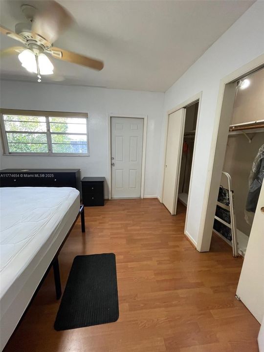 На продажу: $170,000 (1 спален, 1 ванн, 580 Квадратных фут)