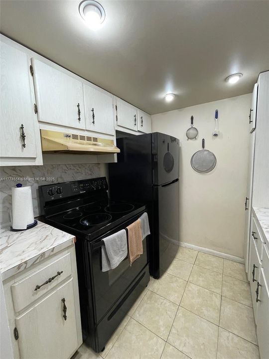 На продажу: $170,000 (1 спален, 1 ванн, 580 Квадратных фут)