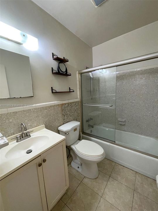 На продажу: $170,000 (1 спален, 1 ванн, 580 Квадратных фут)