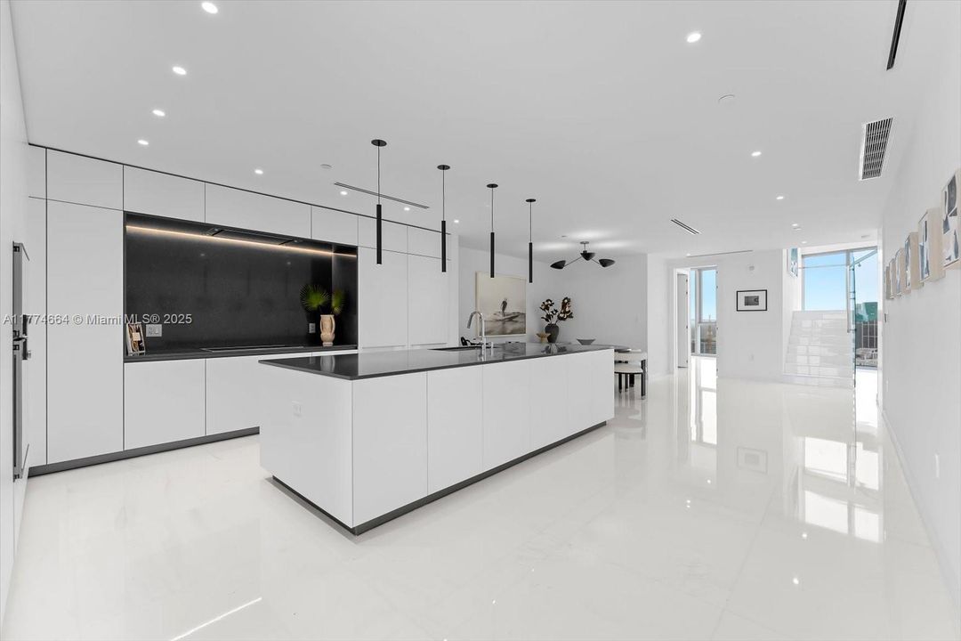 For Rent: $48,888 (4 beds, 5 baths, 4283 Square Feet)