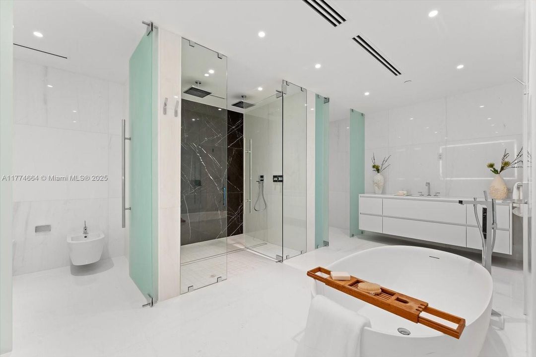 For Rent: $48,888 (4 beds, 5 baths, 4283 Square Feet)