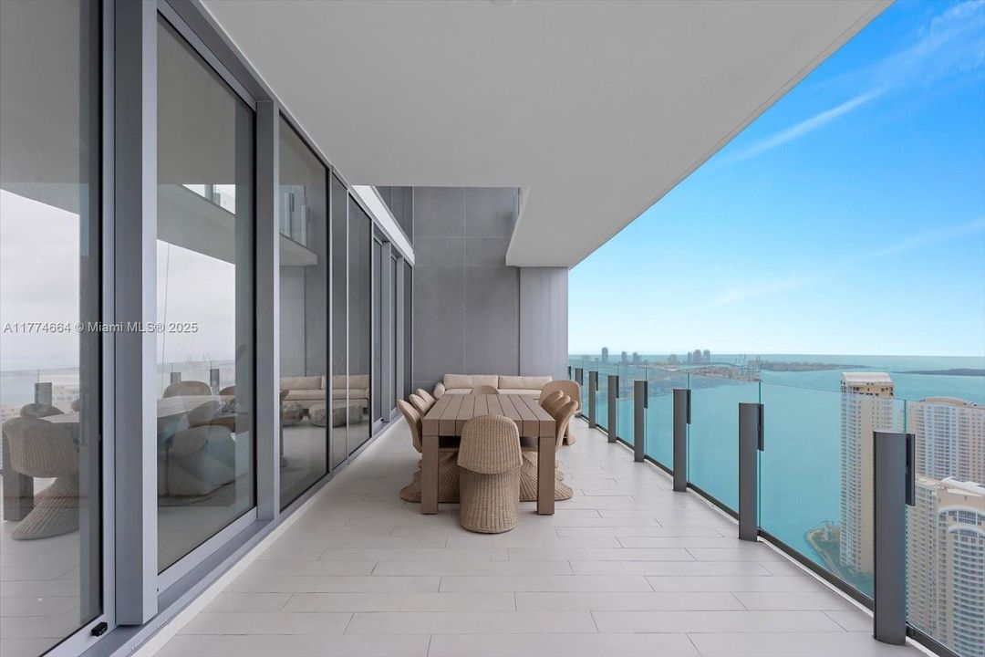 For Rent: $48,888 (4 beds, 5 baths, 4283 Square Feet)