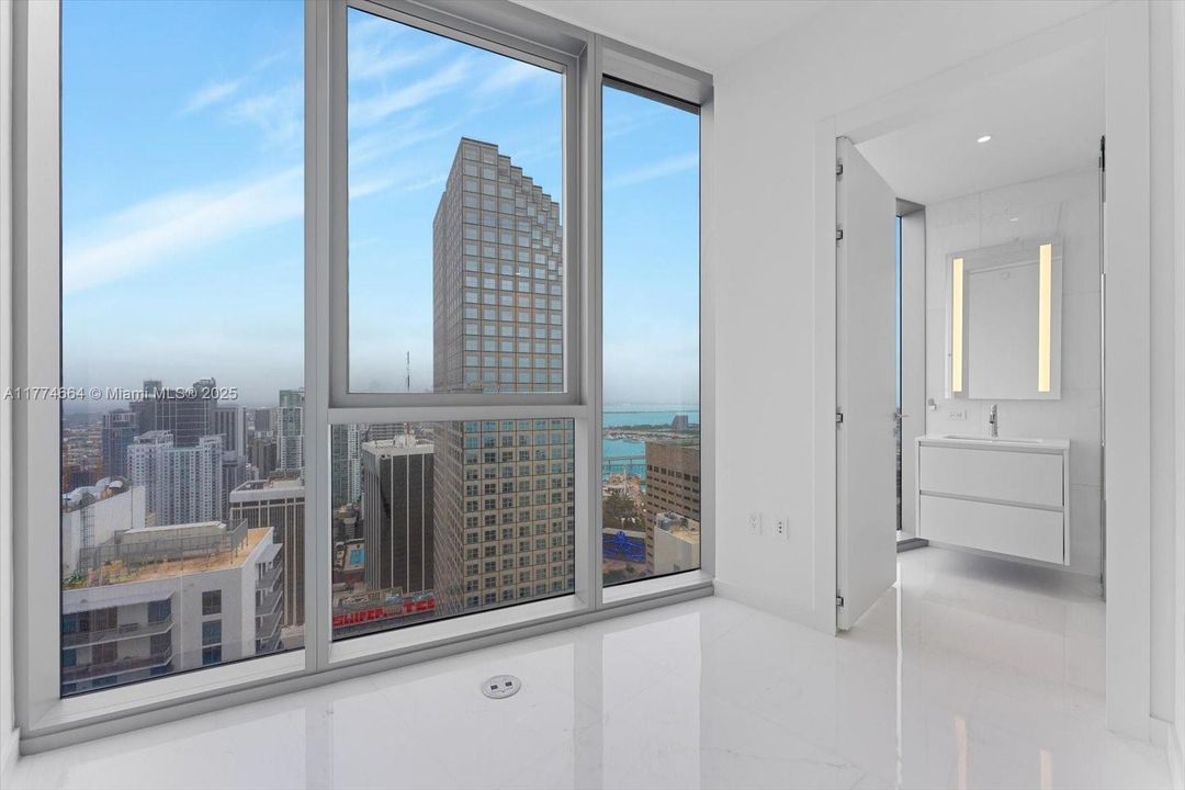 For Rent: $48,888 (4 beds, 5 baths, 4283 Square Feet)