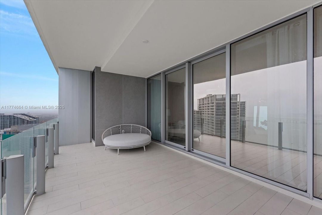 For Rent: $48,888 (4 beds, 5 baths, 4283 Square Feet)