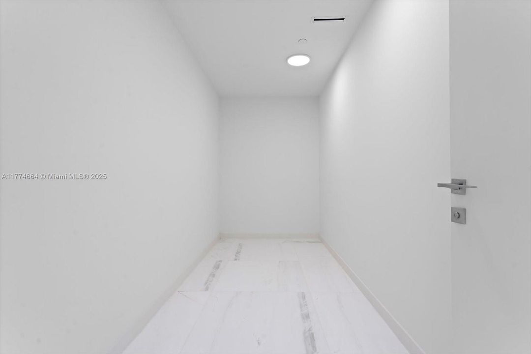 For Rent: $48,888 (4 beds, 5 baths, 4283 Square Feet)