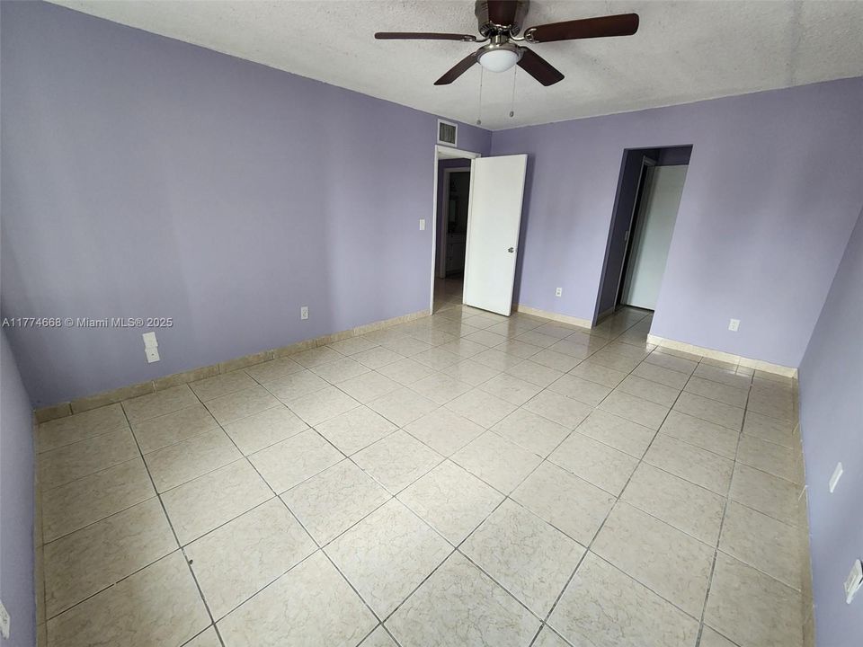 En Venta: $170,000 (2 camas, 1 baños, 1075 Pies cuadrados)