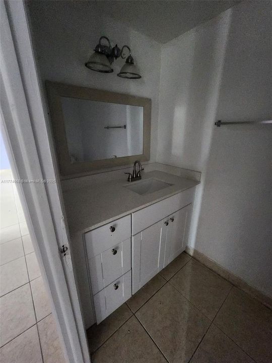 En Venta: $170,000 (2 camas, 1 baños, 1075 Pies cuadrados)