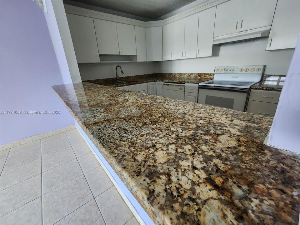 En Venta: $170,000 (2 camas, 1 baños, 1075 Pies cuadrados)