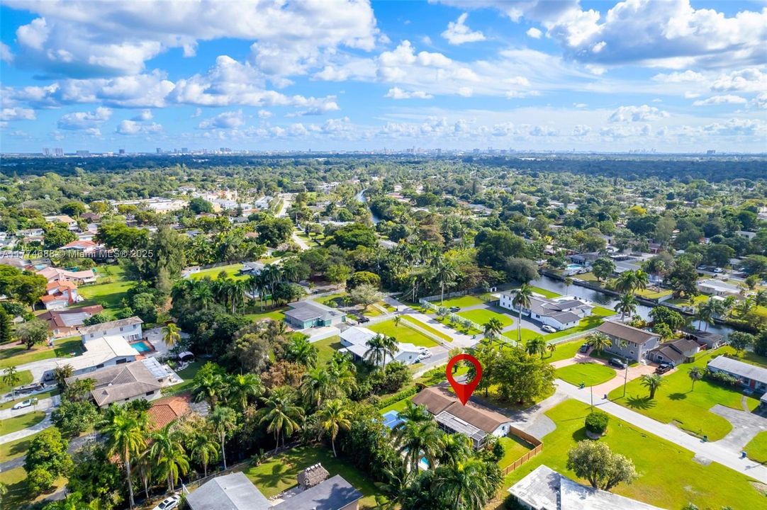 В аренду: $10,000 (4 спален, 3 ванн, 1394 Квадратных фут)