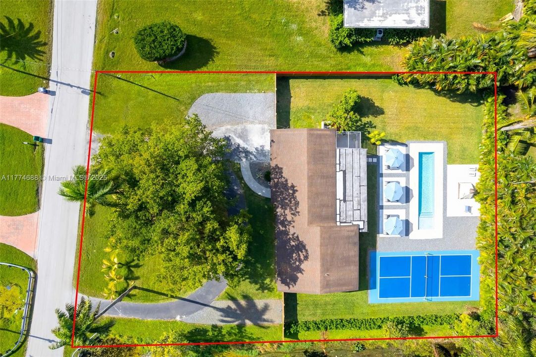 В аренду: $10,000 (4 спален, 3 ванн, 1394 Квадратных фут)