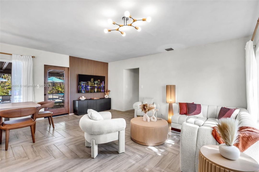 В аренду: $10,000 (4 спален, 3 ванн, 1394 Квадратных фут)