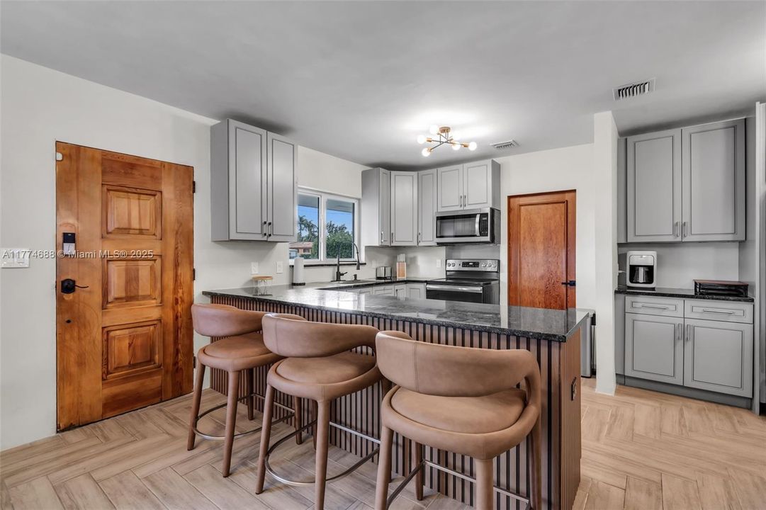 В аренду: $10,000 (4 спален, 3 ванн, 1394 Квадратных фут)