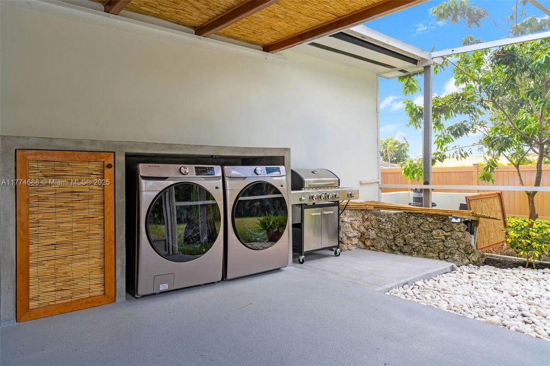 В аренду: $10,000 (4 спален, 3 ванн, 1394 Квадратных фут)