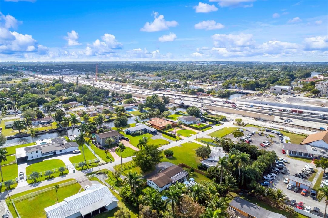 В аренду: $10,000 (4 спален, 3 ванн, 1394 Квадратных фут)