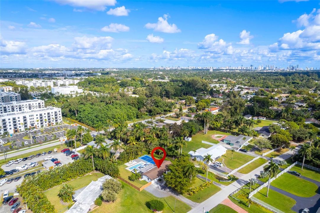 В аренду: $10,000 (4 спален, 3 ванн, 1394 Квадратных фут)