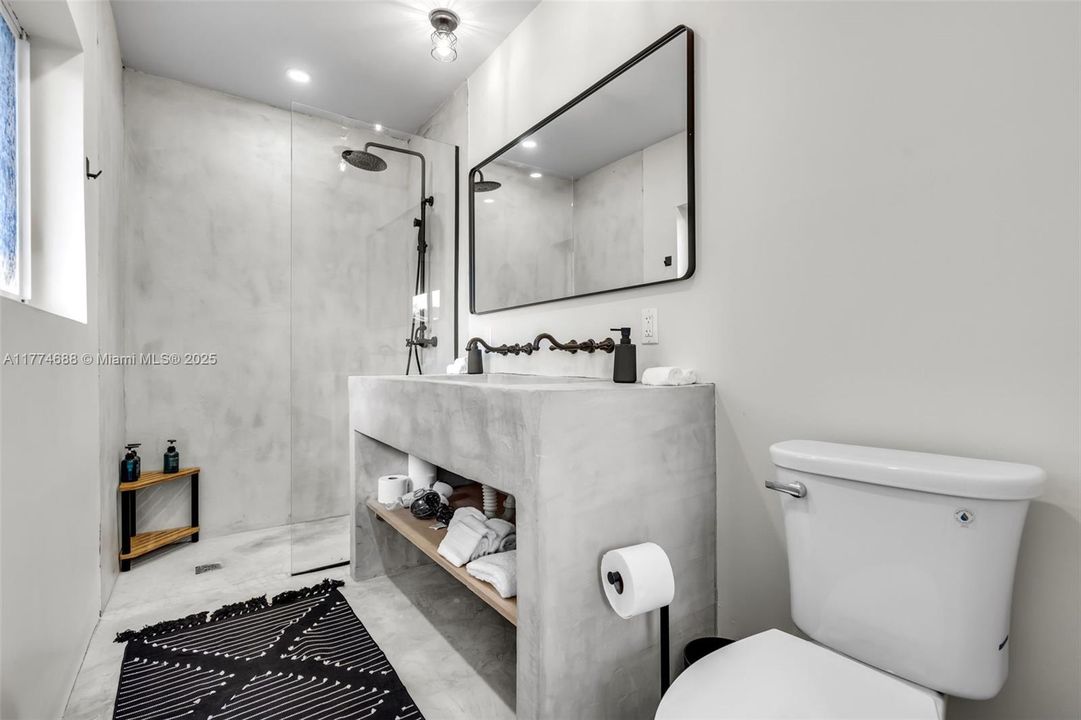 В аренду: $10,000 (4 спален, 3 ванн, 1394 Квадратных фут)