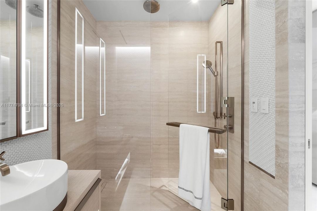 Recently Rented: $70,000 (4 beds, 4 baths, 5189 Square Feet)