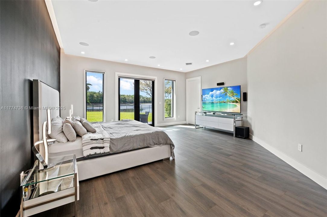 最近租的: $18,500 (5 贝兹, 6 浴室, 6061 平方英尺)