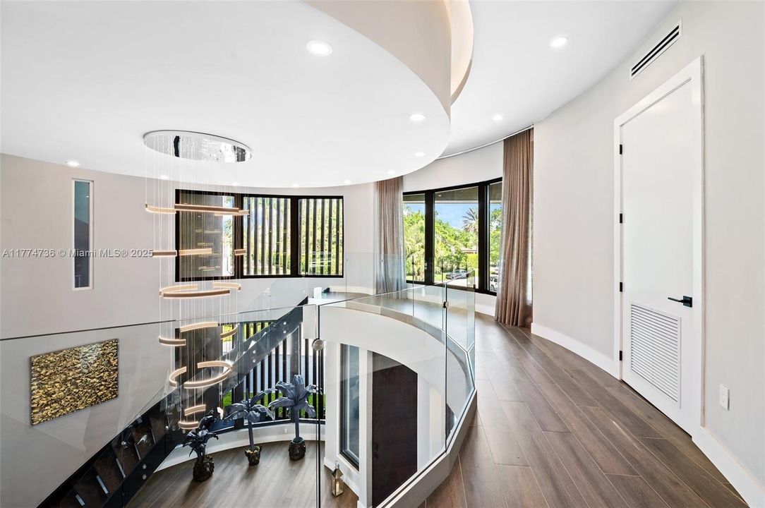 最近租的: $18,500 (5 贝兹, 6 浴室, 6061 平方英尺)