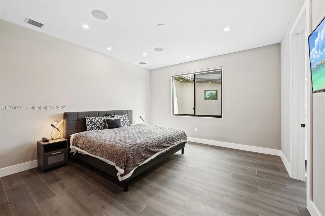 最近租的: $18,500 (5 贝兹, 6 浴室, 6061 平方英尺)