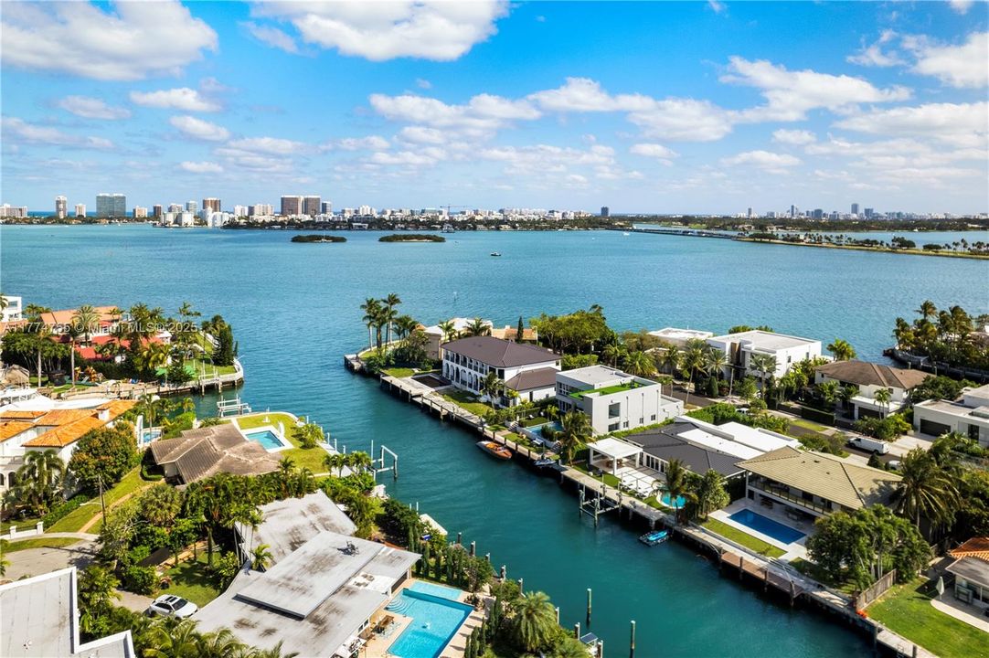 Recently Rented: $35,000 (5 beds, 5 baths, 3891 Square Feet)
