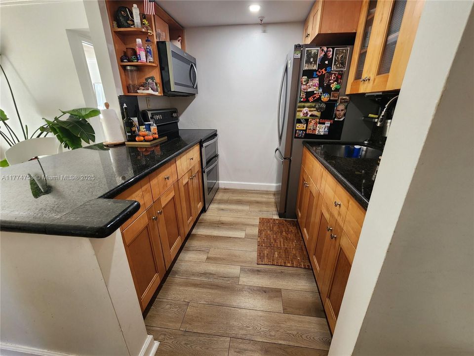 待售: $359,000 (2 贝兹, 2 浴室, 918 平方英尺)