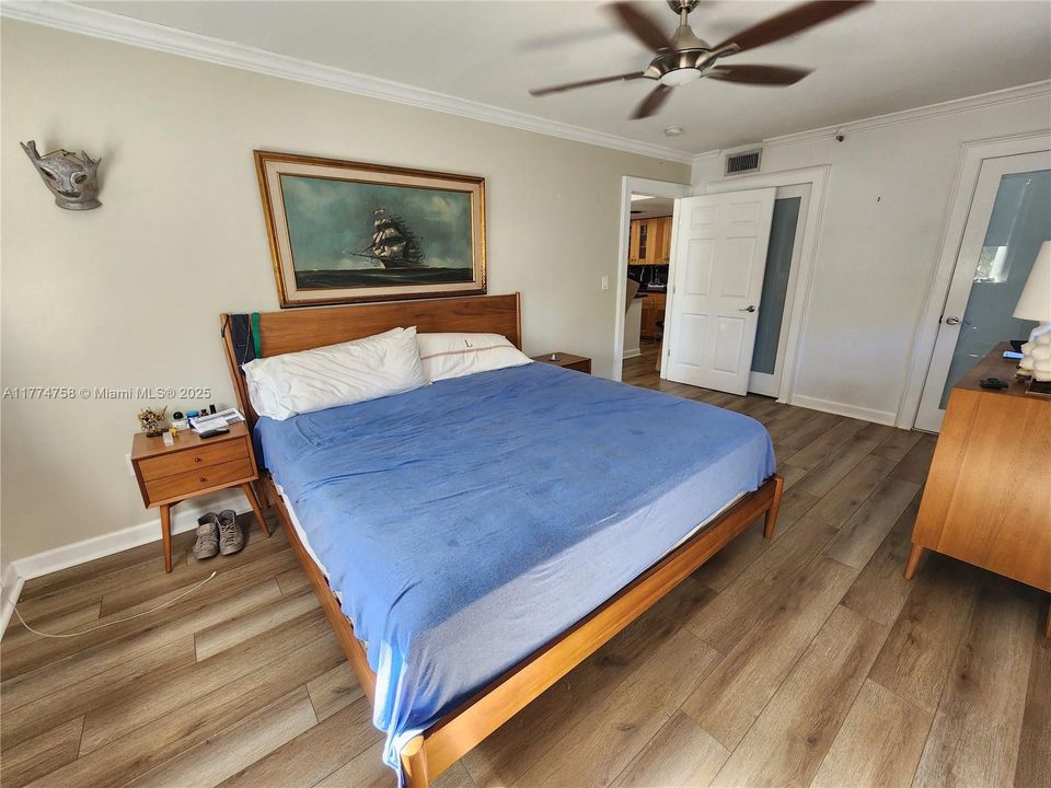 待售: $359,000 (2 贝兹, 2 浴室, 918 平方英尺)