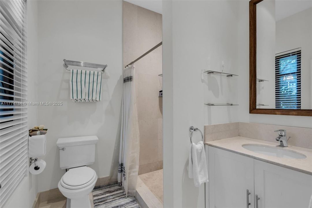 В аренду: $150,000 (8 спален, 8 ванн, 11028 Квадратных фут)