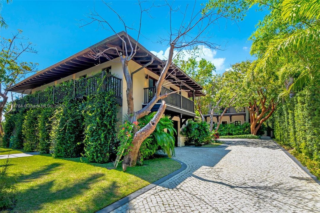 В аренду: $150,000 (8 спален, 8 ванн, 11028 Квадратных фут)