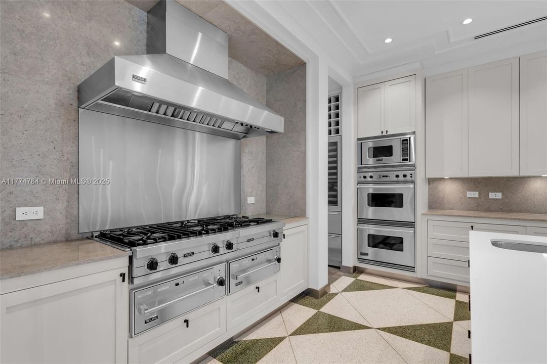 В аренду: $150,000 (8 спален, 8 ванн, 11028 Квадратных фут)