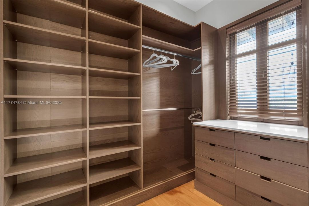 В аренду: $150,000 (8 спален, 8 ванн, 11028 Квадратных фут)