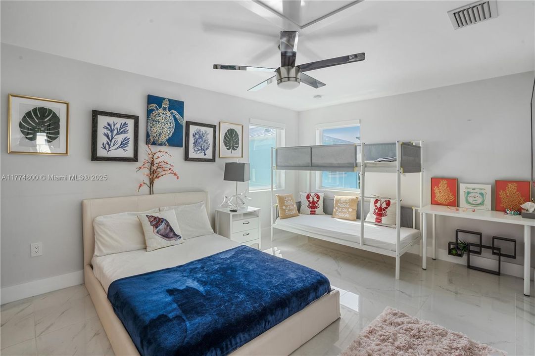 For Rent: $4,500 (3 beds, 3 baths, 1428 Square Feet)