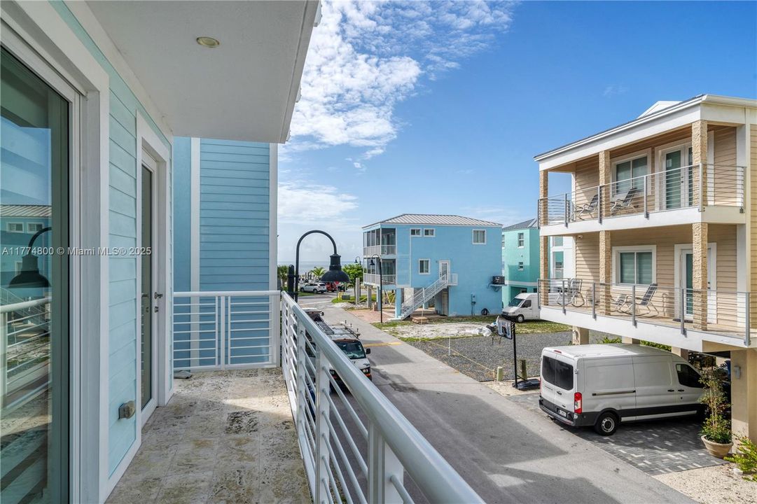 For Rent: $4,500 (3 beds, 3 baths, 1428 Square Feet)