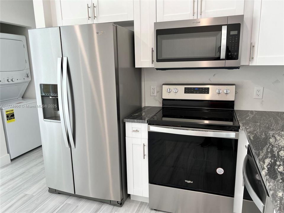 Recently Rented: $2,600 (2 beds, 2 baths, 1200 Square Feet)