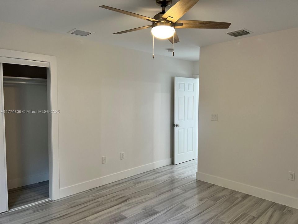 Recently Rented: $2,600 (2 beds, 2 baths, 1200 Square Feet)