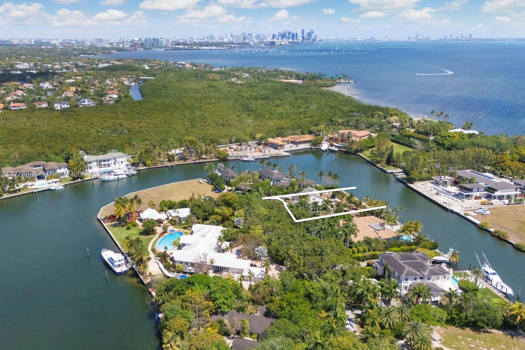 待售: $17,500,000 (0.80 acres)