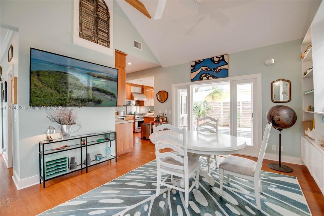 1400 Virginia St Living Area