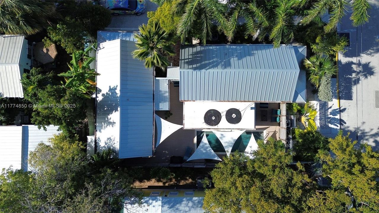 Recently Sold: $1,595,000 (2 beds, 2 baths, 1336 Square Feet)