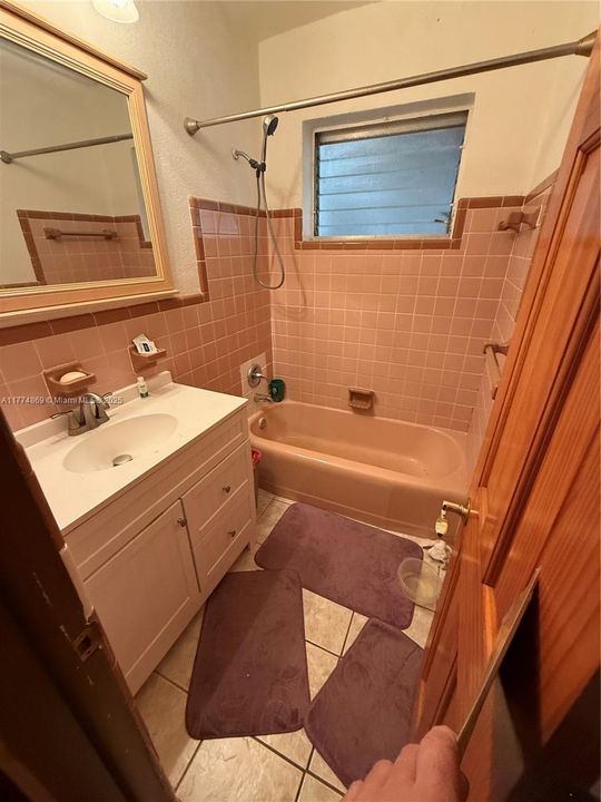 Recently Sold: $389,000 (2 beds, 2 baths, 1442 Square Feet)