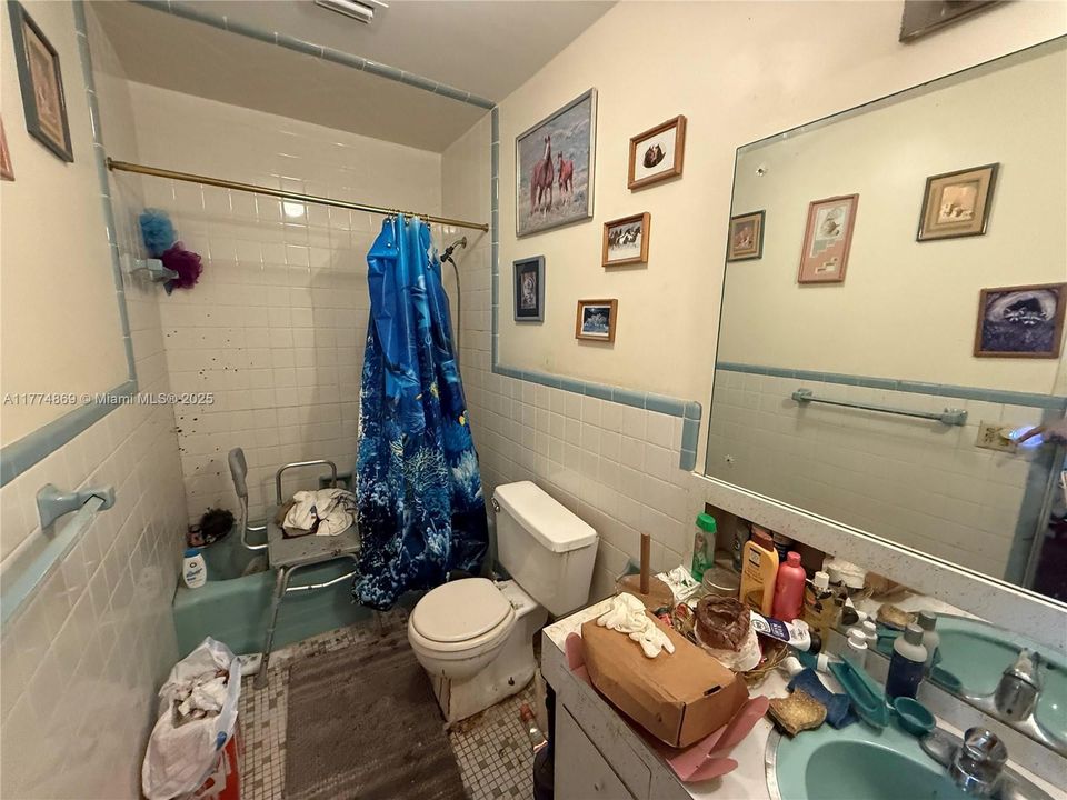 Recently Sold: $389,000 (2 beds, 2 baths, 1442 Square Feet)