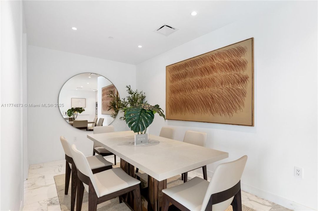 For Sale: $4,050,000 (2 beds, 2 baths, 1571 Square Feet)