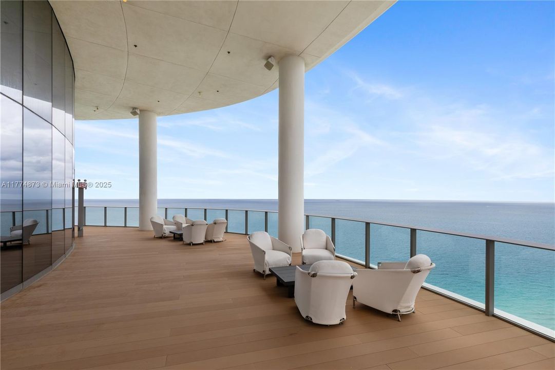 For Sale: $4,050,000 (2 beds, 2 baths, 1571 Square Feet)