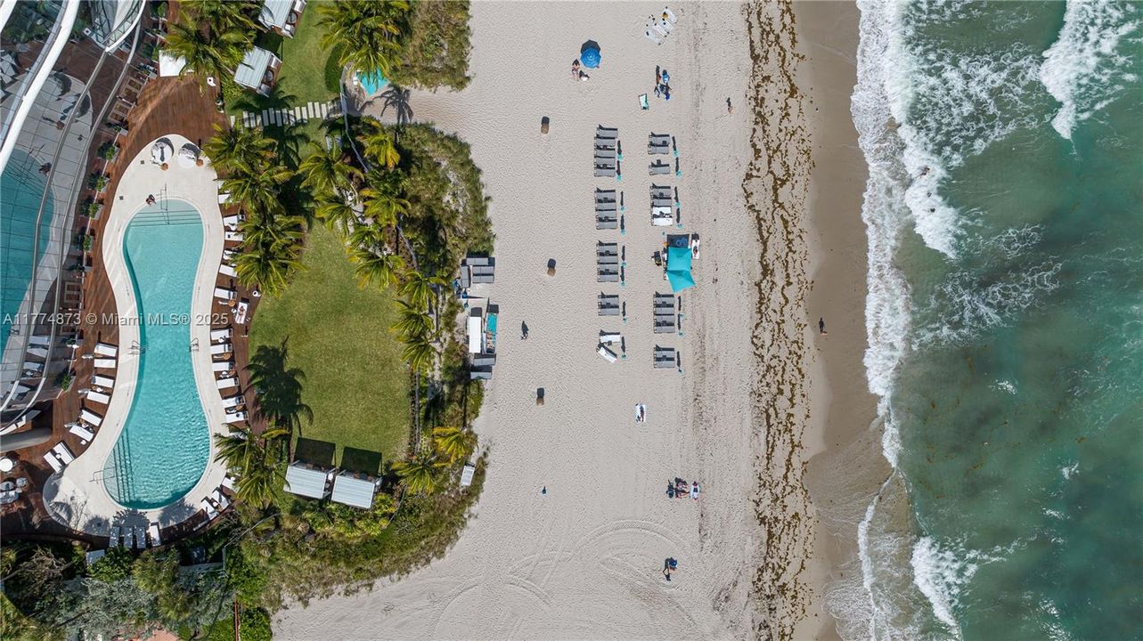 For Sale: $4,050,000 (2 beds, 2 baths, 1571 Square Feet)