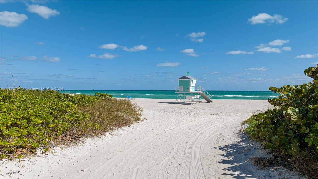 For Sale: $4,050,000 (2 beds, 2 baths, 1571 Square Feet)